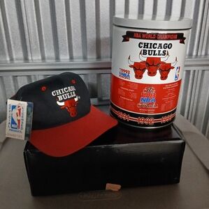 Chicago Bulls Cap and Tin.